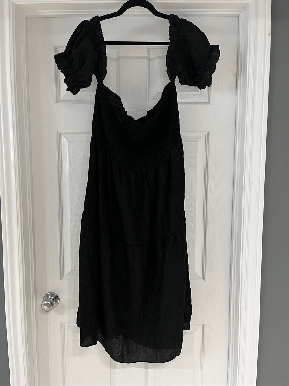 3/$30 SHEIN Black off the shoulder Puff-Sleeve Smocked Midi Dress